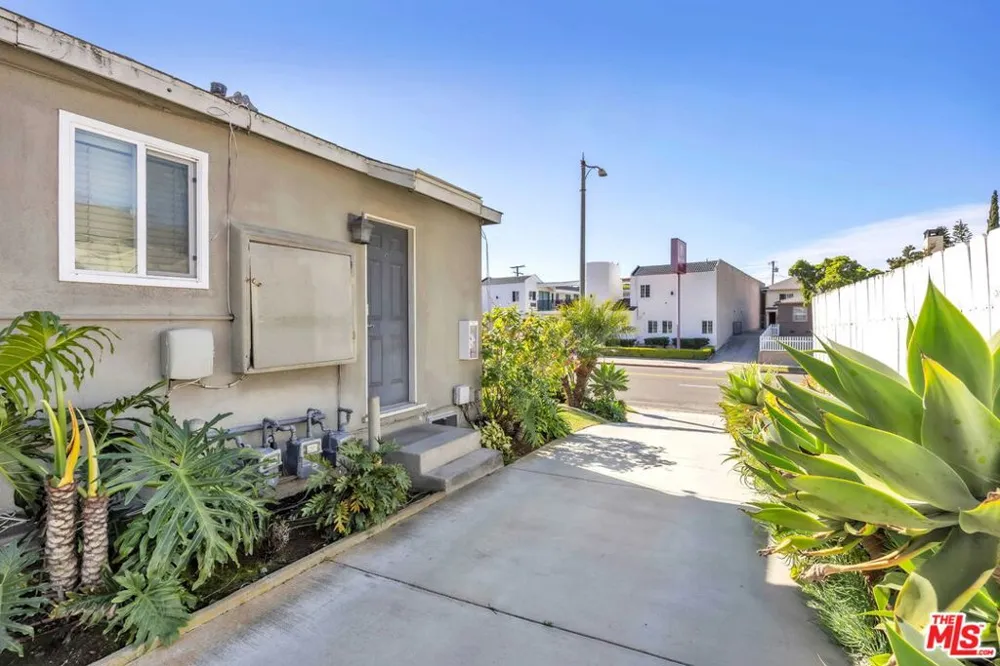 622 S Pacific Coast Highway Redondo Beach, CA 90277