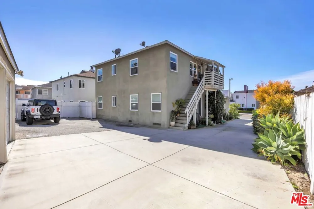 622 S Pacific Coast Highway Redondo Beach, CA 90277