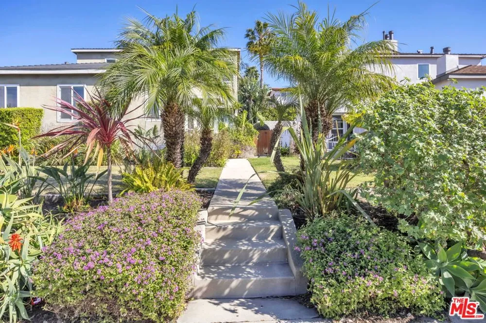 622 S Pacific Coast Highway Redondo Beach, CA 90277
