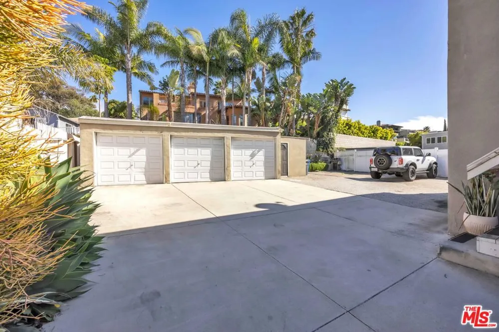 622 S Pacific Coast Highway Redondo Beach, CA 90277
