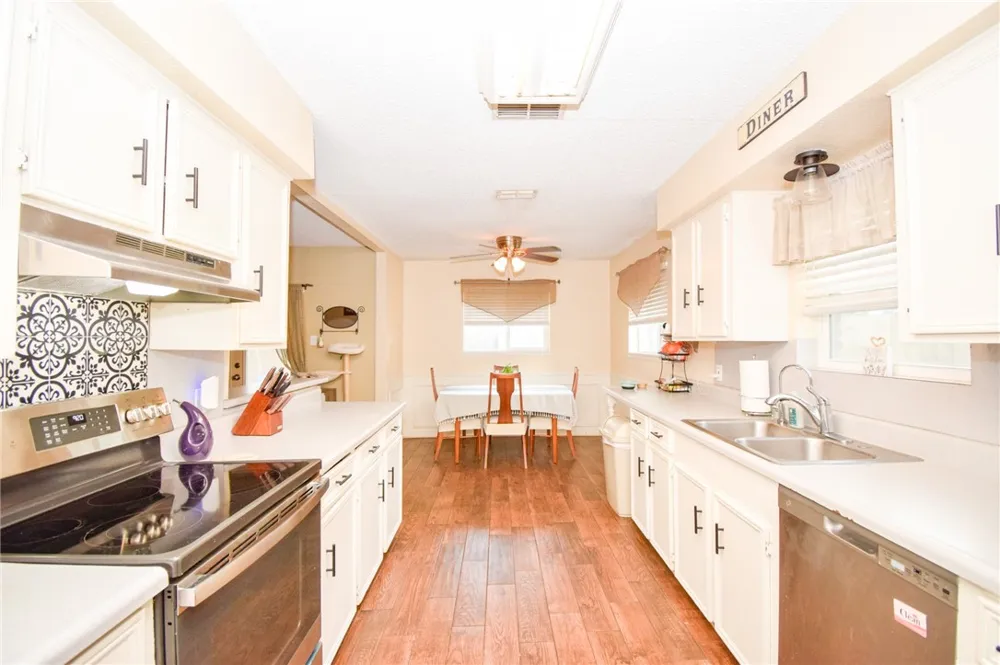 11902 Black Peak Corpus Christi, TX 78410