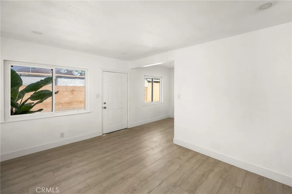 825 S Shelton Street Santa Ana, CA 92703