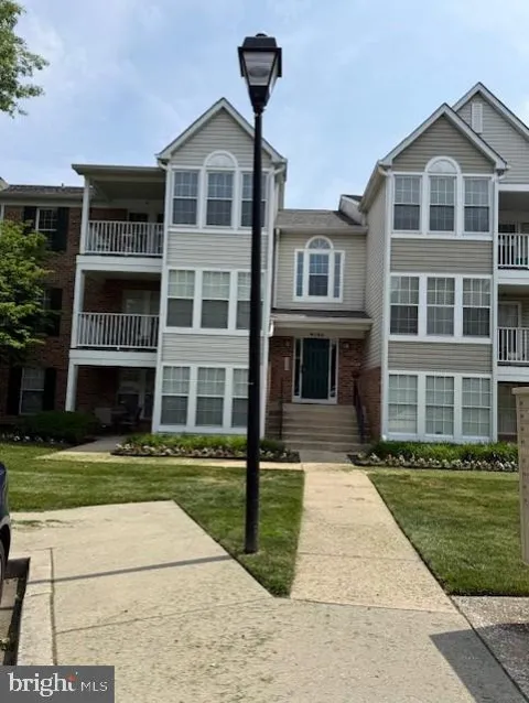 9105 LINCOLNSHIRE COURT #J