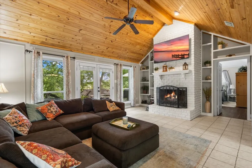 226 Pinewood Lane Hideaway, TX 75771