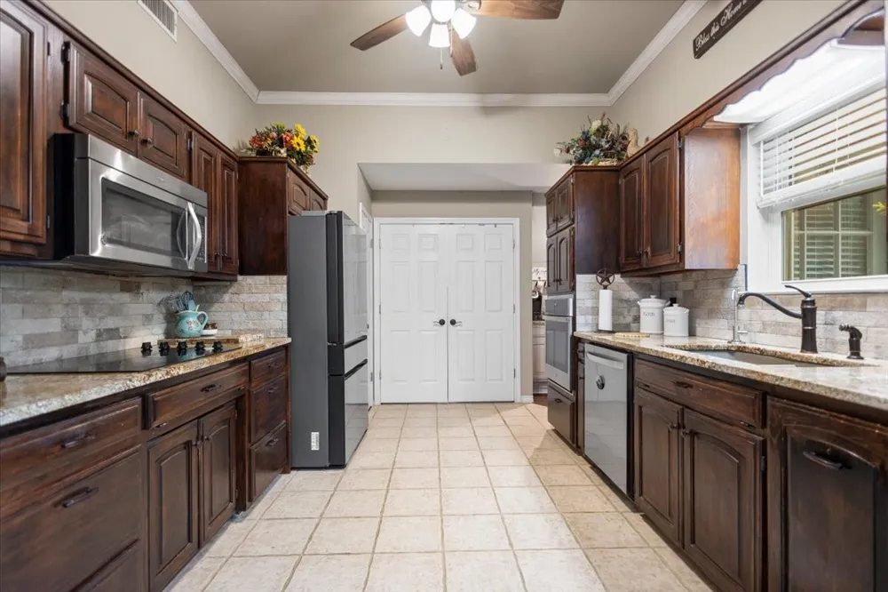 226 Pinewood Lane Hideaway, TX 75771