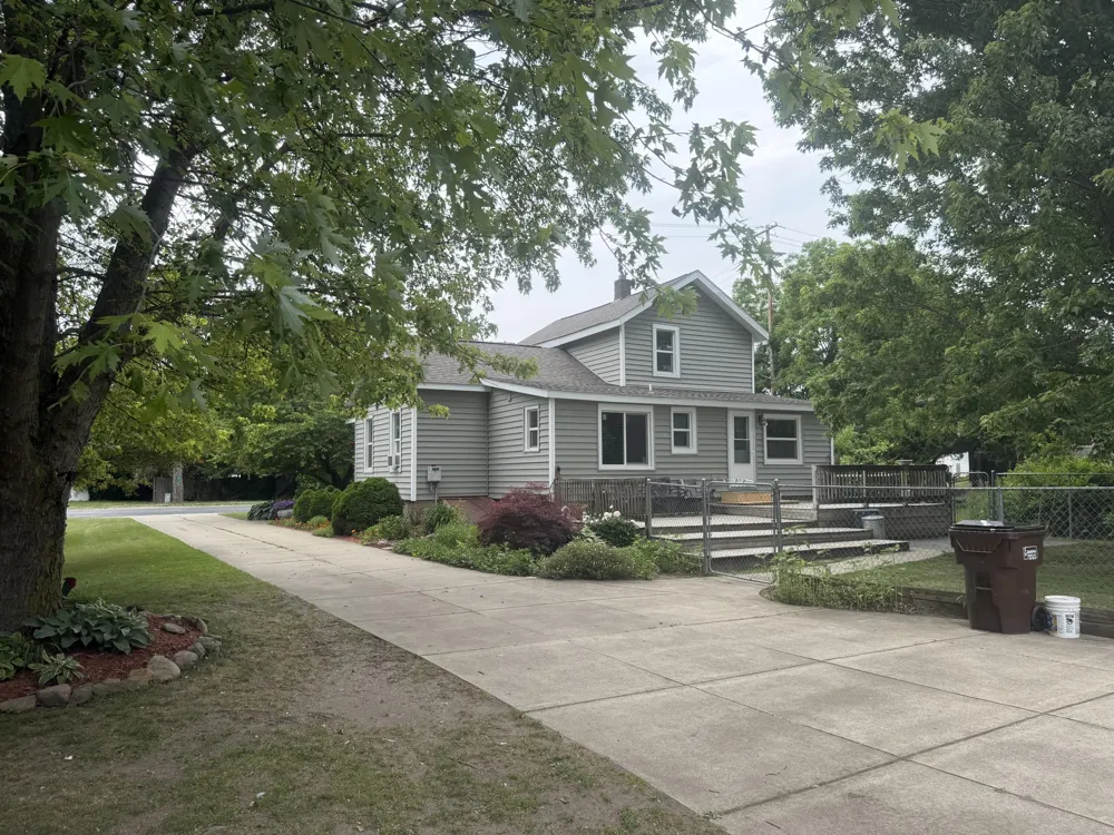 283 East Avenue Napoleon Township, MI 49261