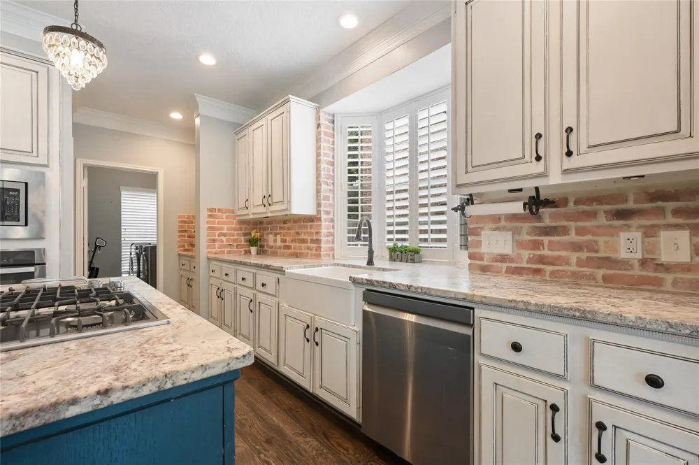 1327 Blackthorne Drive Houston, TX 77094