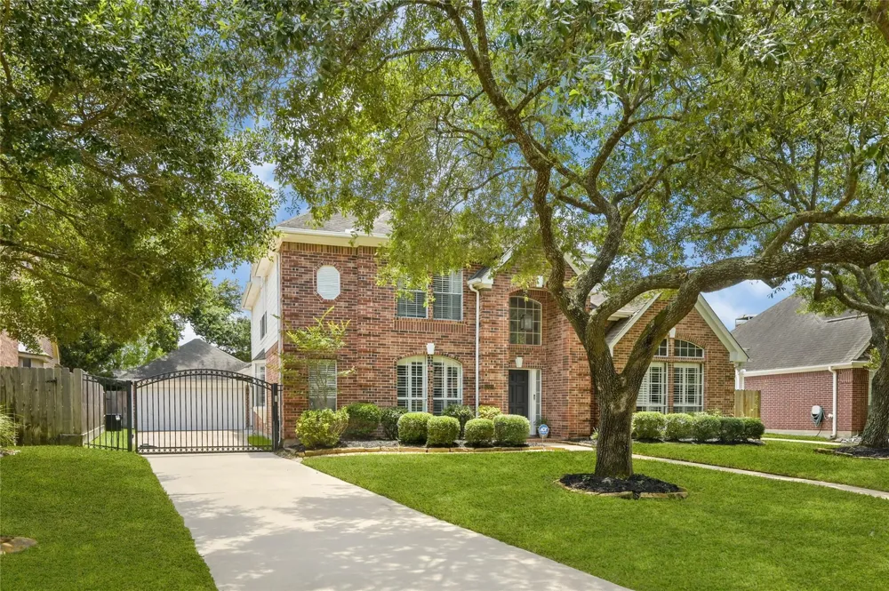 1327 Blackthorne Drive Houston, TX 77094