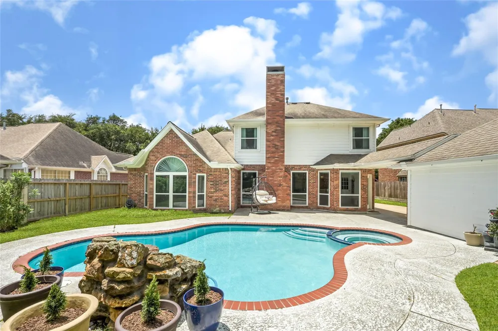 1327 Blackthorne Drive Houston, TX 77094