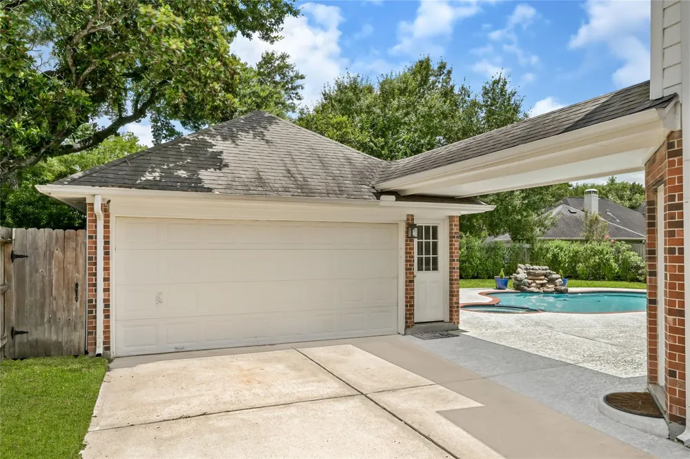 1327 Blackthorne Drive Houston, TX 77094