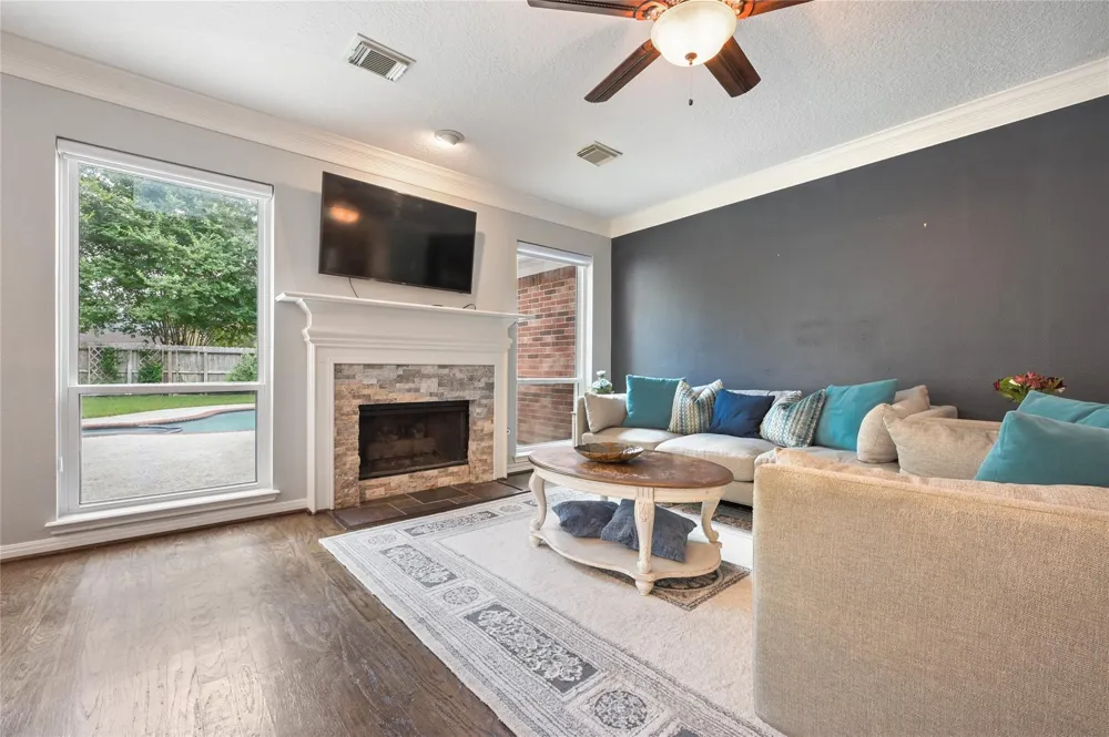 1327 Blackthorne Drive Houston, TX 77094