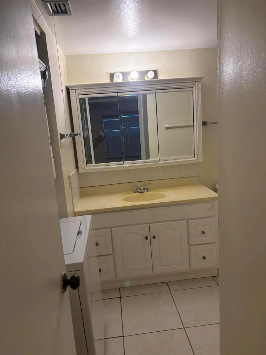 4210 NW 21st Street #117 Lauderhill, FL 33313