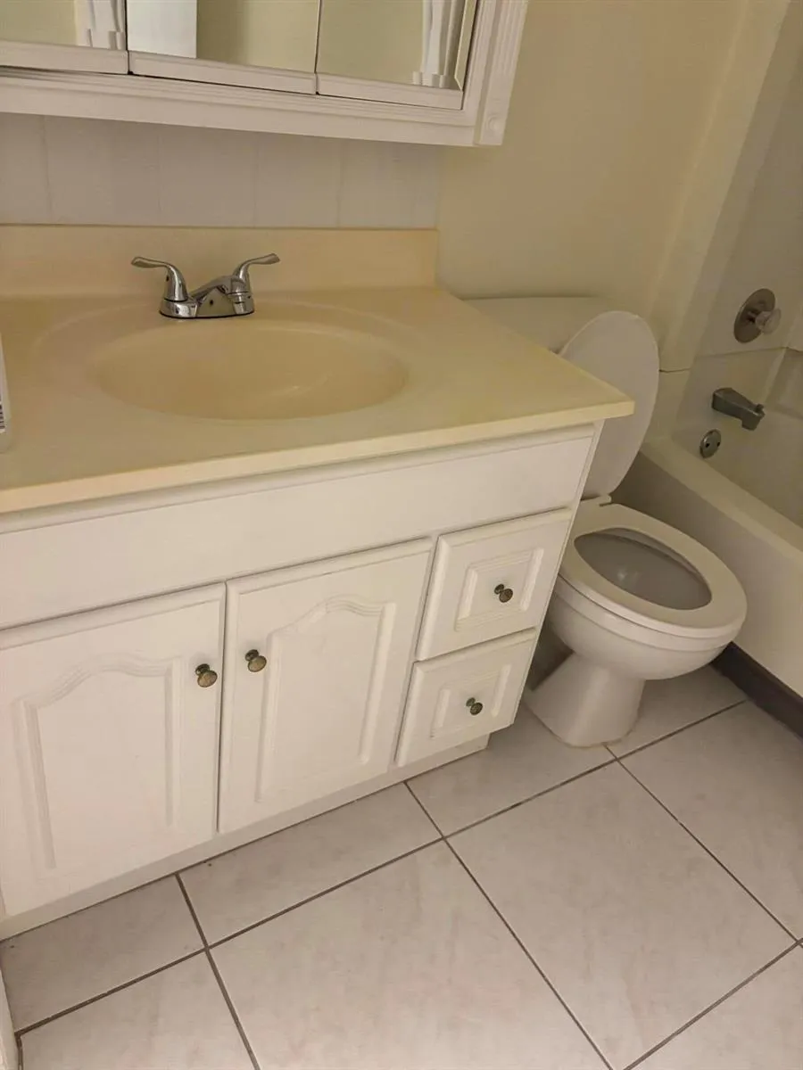 4210 NW 21st Street #117 Lauderhill, FL 33313