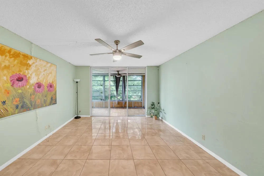 3070 NW 48th Terrace #405 Lauderdale Lakes, FL 33313