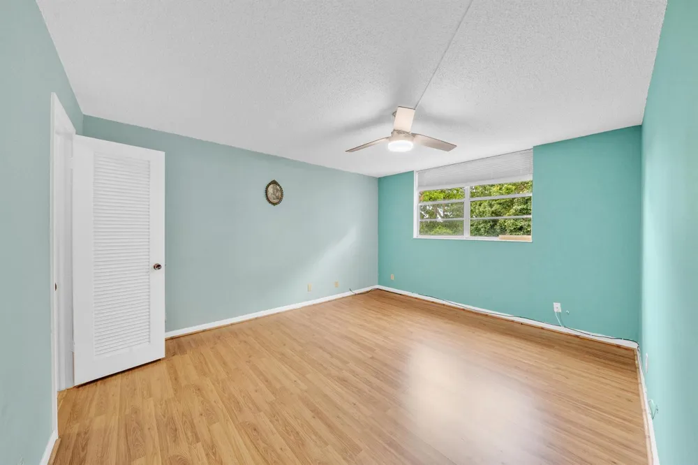 3070 NW 48th Terrace #405 Lauderdale Lakes, FL 33313