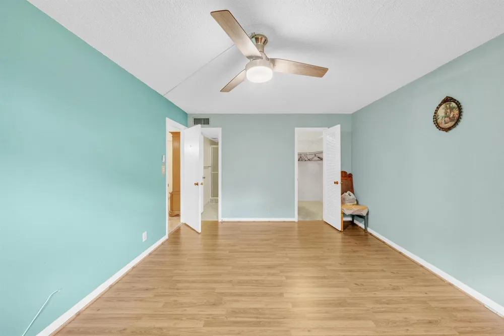 3070 NW 48th Terrace #405 Lauderdale Lakes, FL 33313