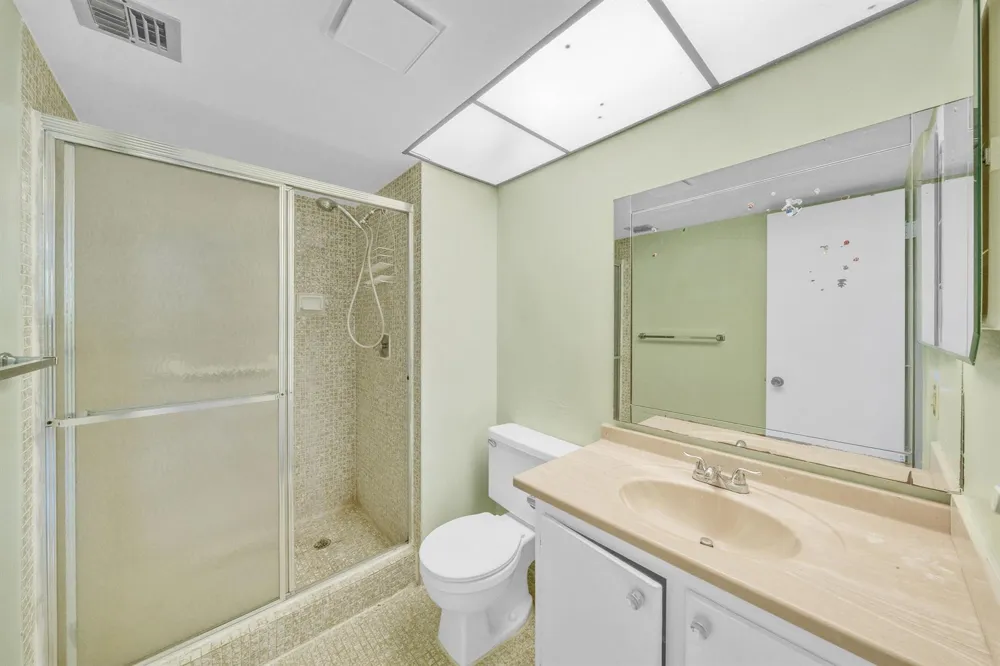 3070 NW 48th Terrace #405 Lauderdale Lakes, FL 33313