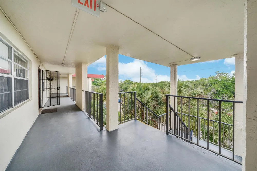 3070 NW 48th Terrace #405 Lauderdale Lakes, FL 33313