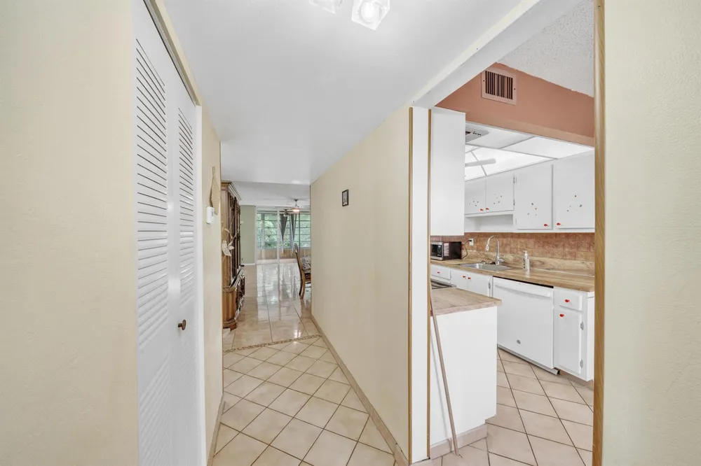 3070 NW 48th Terrace #405 Lauderdale Lakes, FL 33313