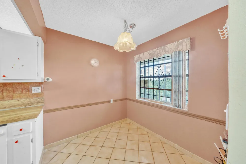 3070 NW 48th Terrace #405 Lauderdale Lakes, FL 33313