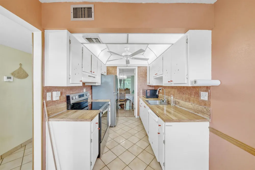 3070 NW 48th Terrace #405 Lauderdale Lakes, FL 33313