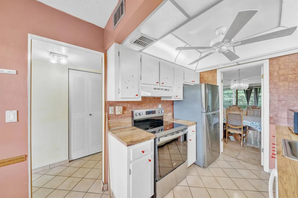 3070 NW 48th Terrace #405 Lauderdale Lakes, FL 33313