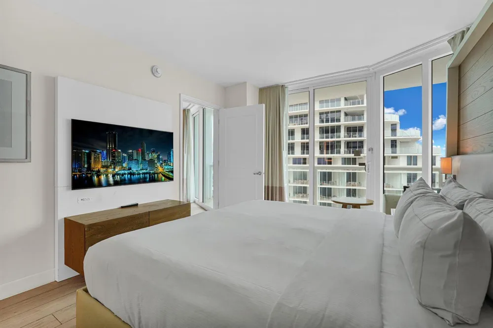 505 Fort Lauderdale Beach Boulevard #2214 Fort Lauderdale, FL 33304