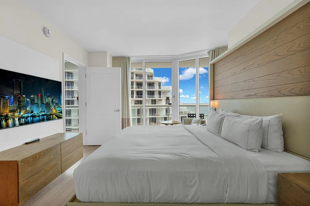 505 Fort Lauderdale Beach Boulevard #2214 Fort Lauderdale, FL 33304