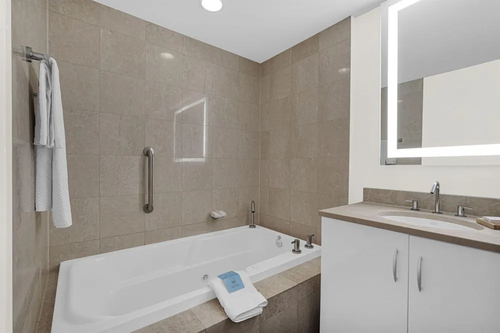 505 Fort Lauderdale Beach Boulevard #2214 Fort Lauderdale, FL 33304
