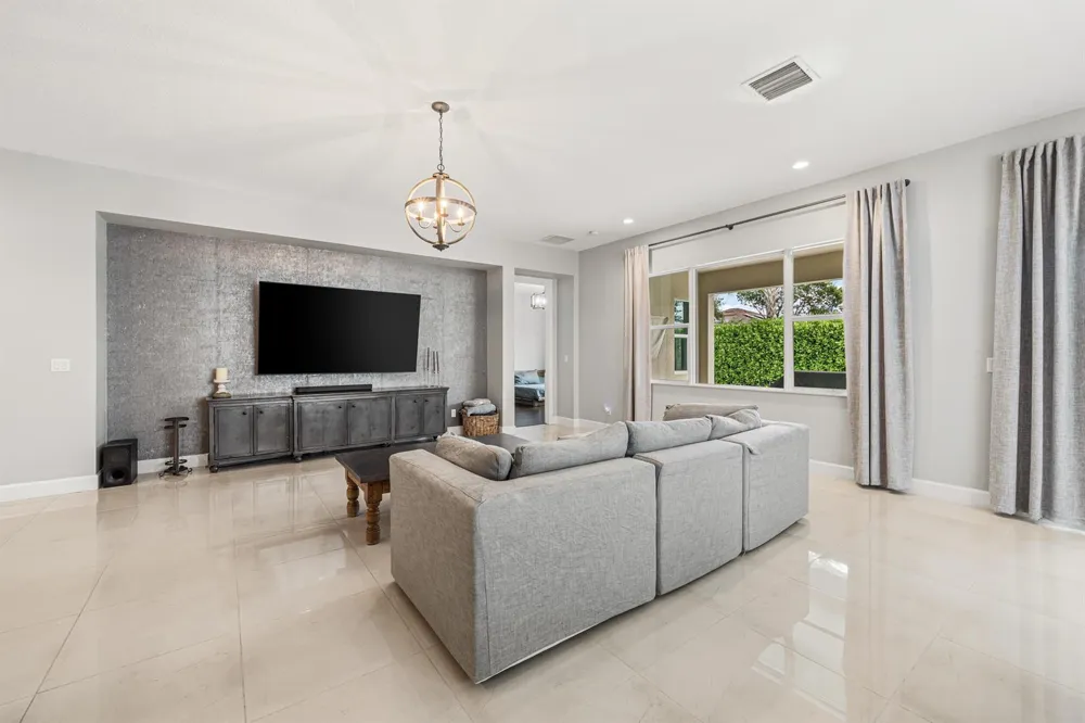 5095 Beland Drive Lake Worth, FL 33467