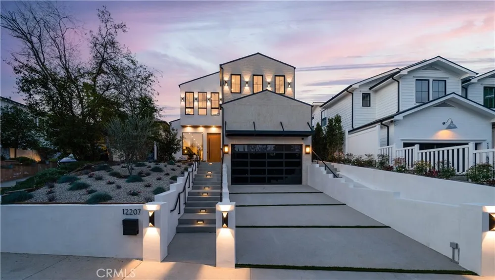 12207 Valleyheart Drive Studio City, CA 91604