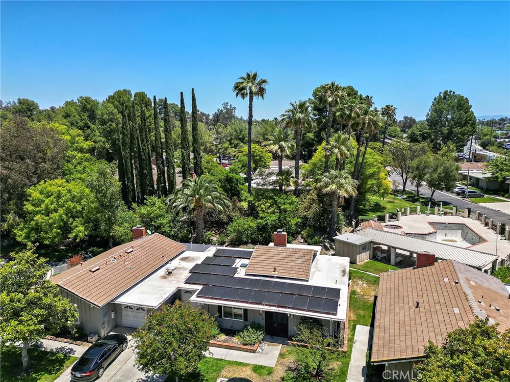 38750 Via Las Flores Murrieta, CA 92563