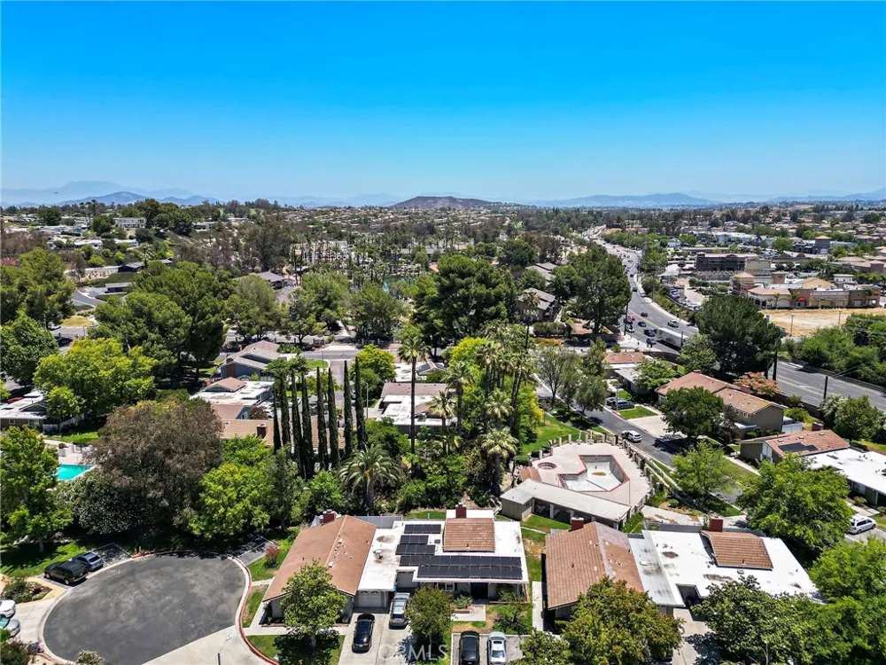 38750 Via Las Flores Murrieta, CA 92563