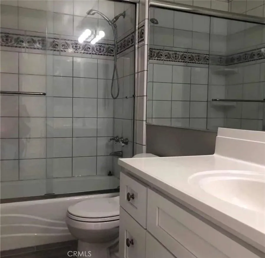 23258 Orange #1 Lake Forest, CA 92630