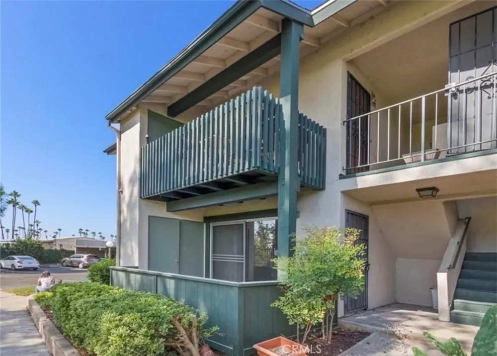 23258 Orange #1 Lake Forest, CA 92630