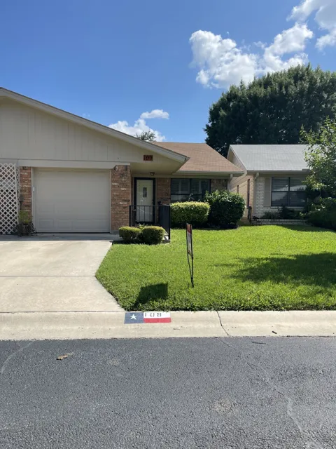 109 Azalea Drive #1