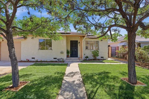 10332 Cayuga Avenue