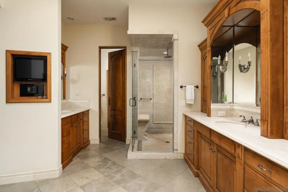 271 Ocean View Ave Del Mar, CA 92014