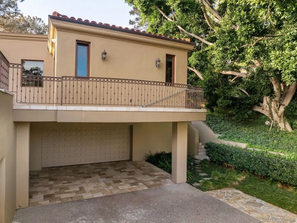 271 Ocean View Ave Del Mar, CA 92014