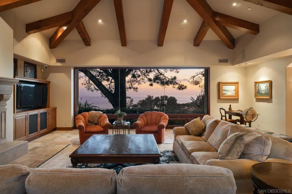 271 Ocean View Ave Del Mar, CA 92014