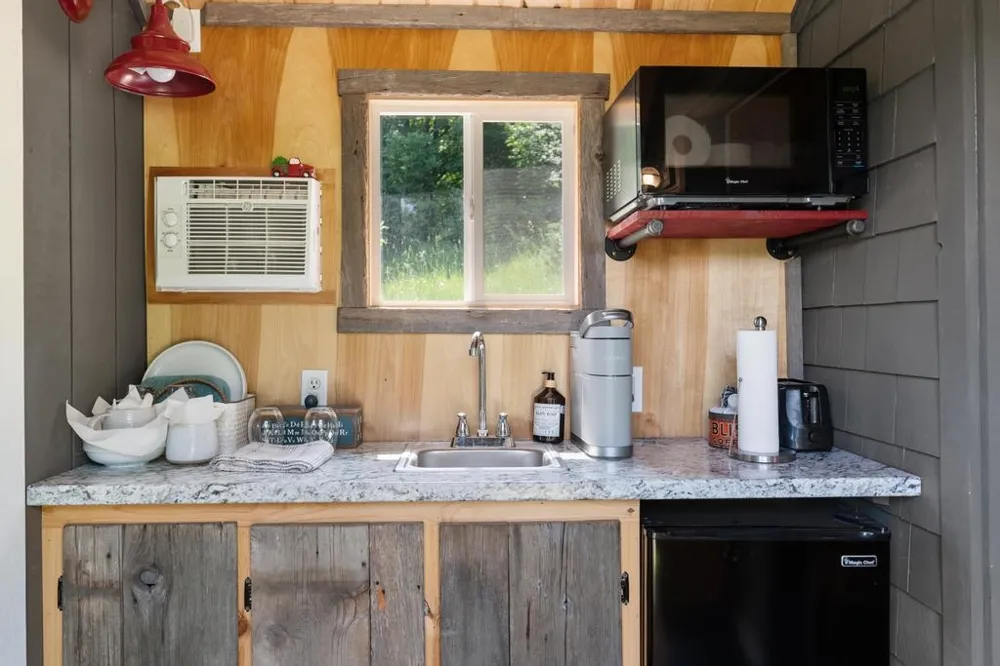 9235 Bailey Road South Arm Township, MI 49727