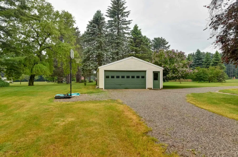 10741 Long Lake Road Long Lake Township, MI 49685