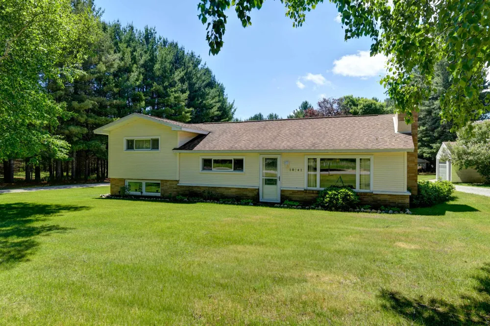 10741 Long Lake Road Long Lake Township, MI 49685