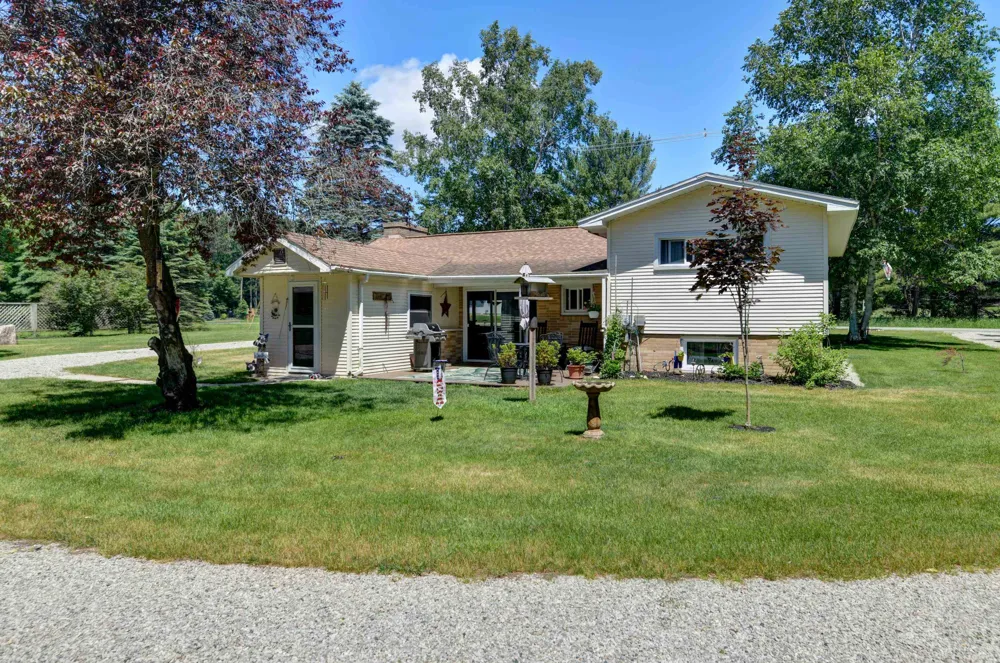 10741 Long Lake Road Long Lake Township, MI 49685