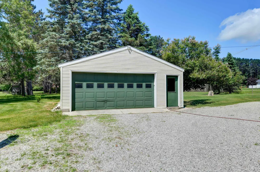 10741 Long Lake Road Long Lake Township, MI 49685