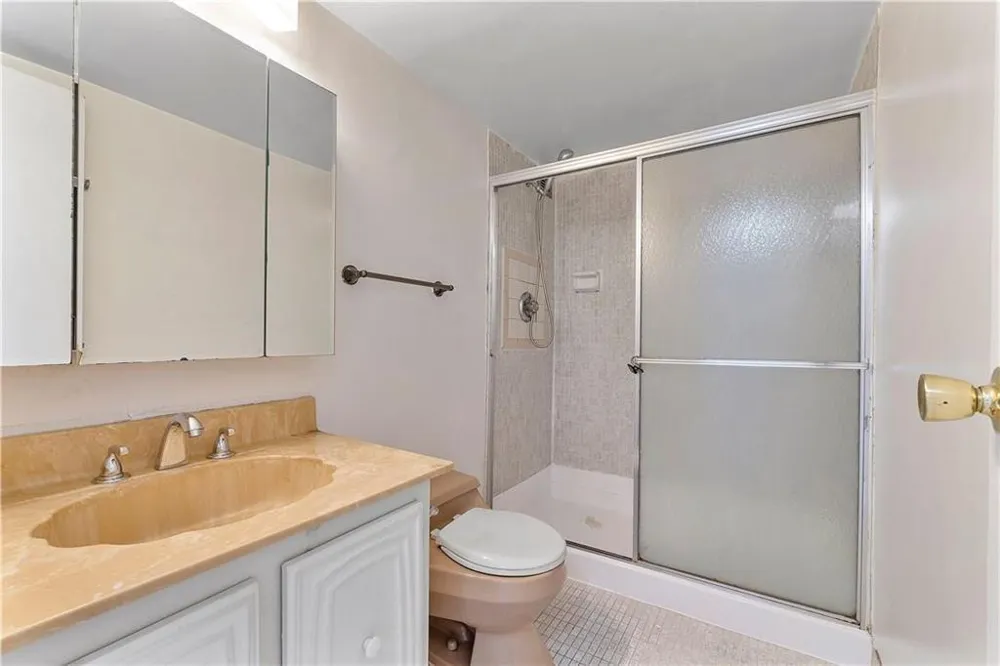 1000 Parkview Drive #507 Hallandale Beach, FL 33009