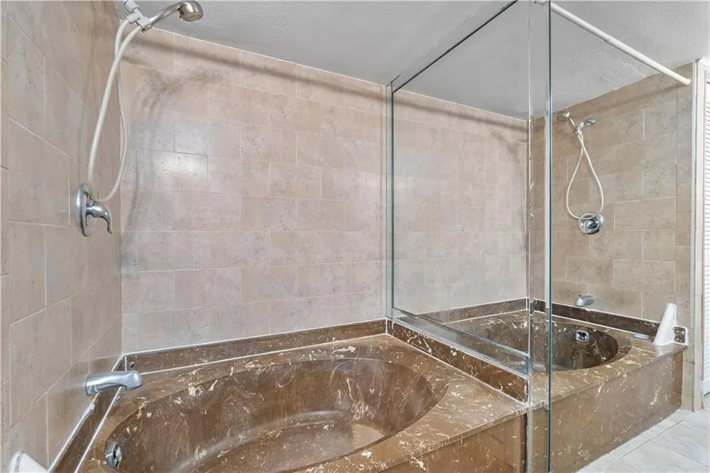 1000 Parkview Drive #507 Hallandale Beach, FL 33009