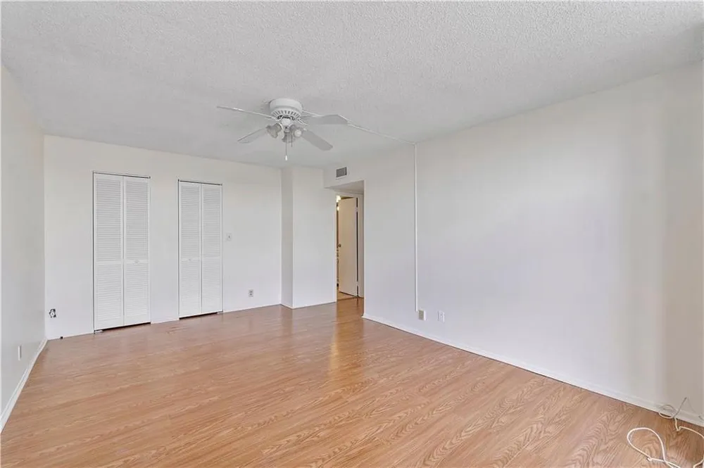1000 Parkview Drive #507 Hallandale Beach, FL 33009