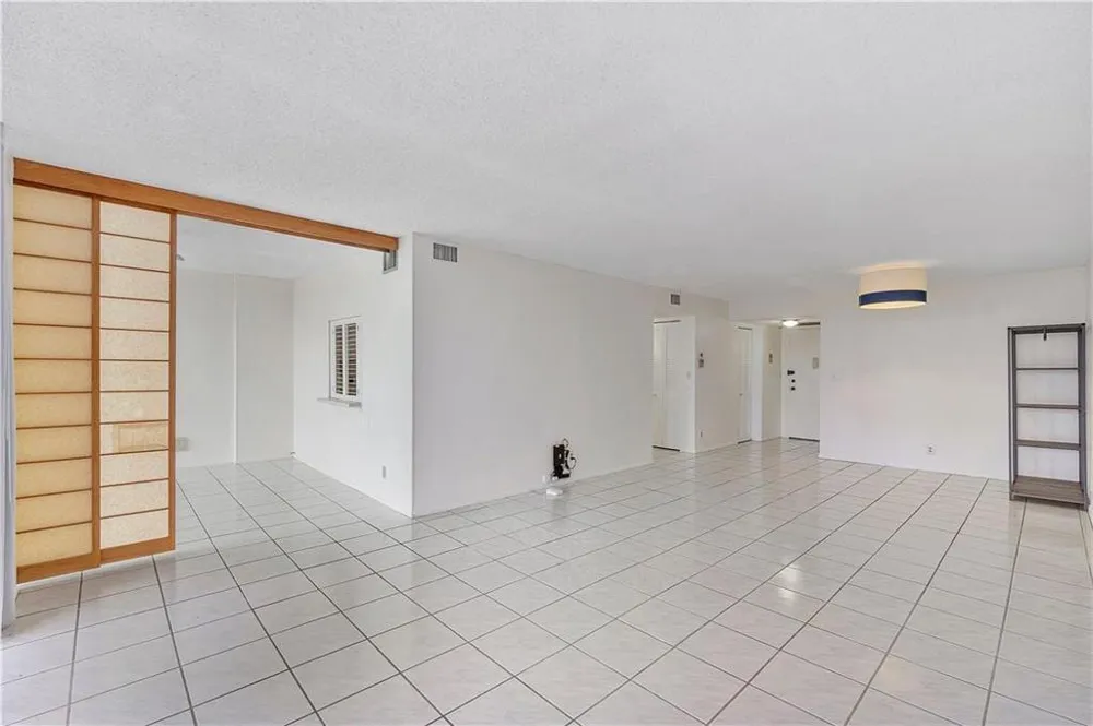 1000 Parkview Drive #507 Hallandale Beach, FL 33009