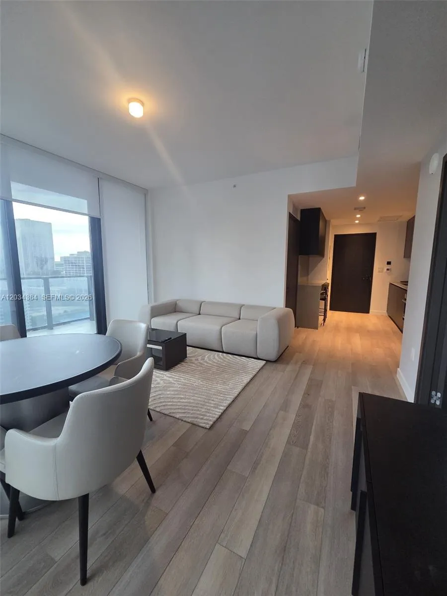 20 NE 11 #2208 South Miami, FL 33132